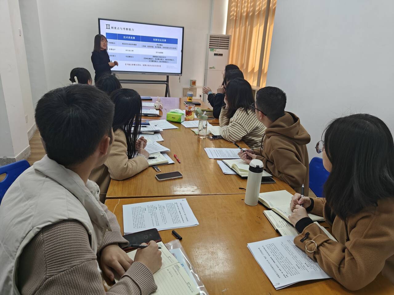 醫路有你，共話成長 醫學部舉辦輔導員沙龍暨財務咨詢活動